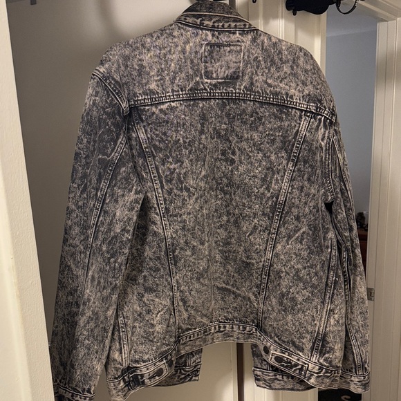 Levi's Washed Black Denim Jacket - Picture 3 of 3